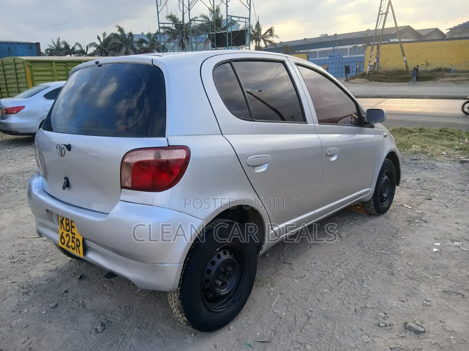 Toyota Vitz 2005 Silver