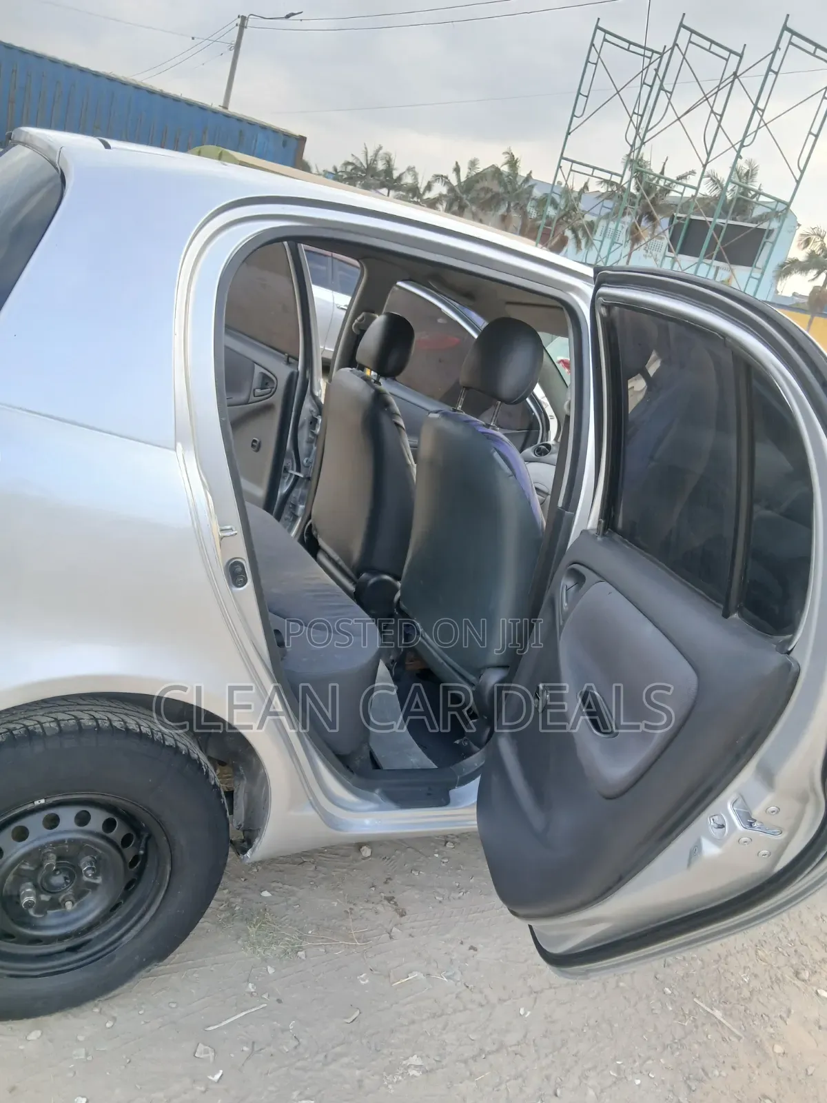 Toyota Vitz 2005 Silver