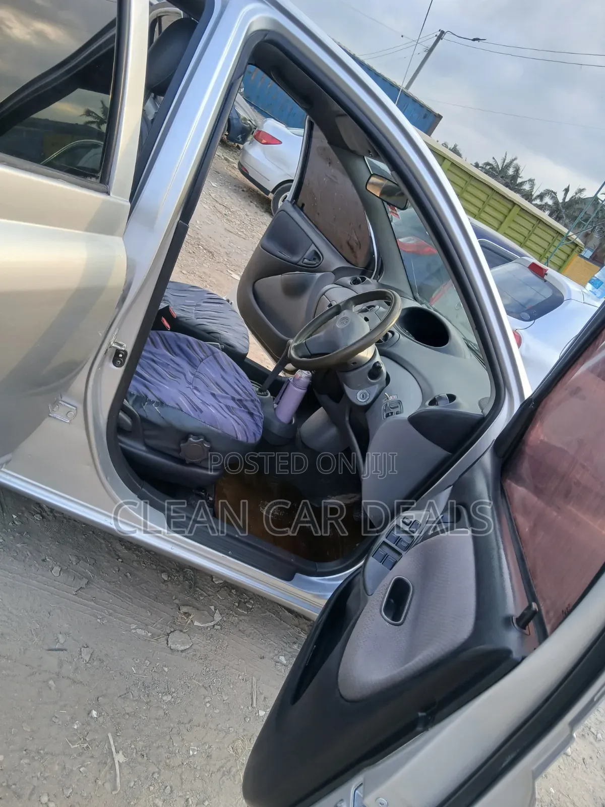Toyota Vitz 2005 Silver