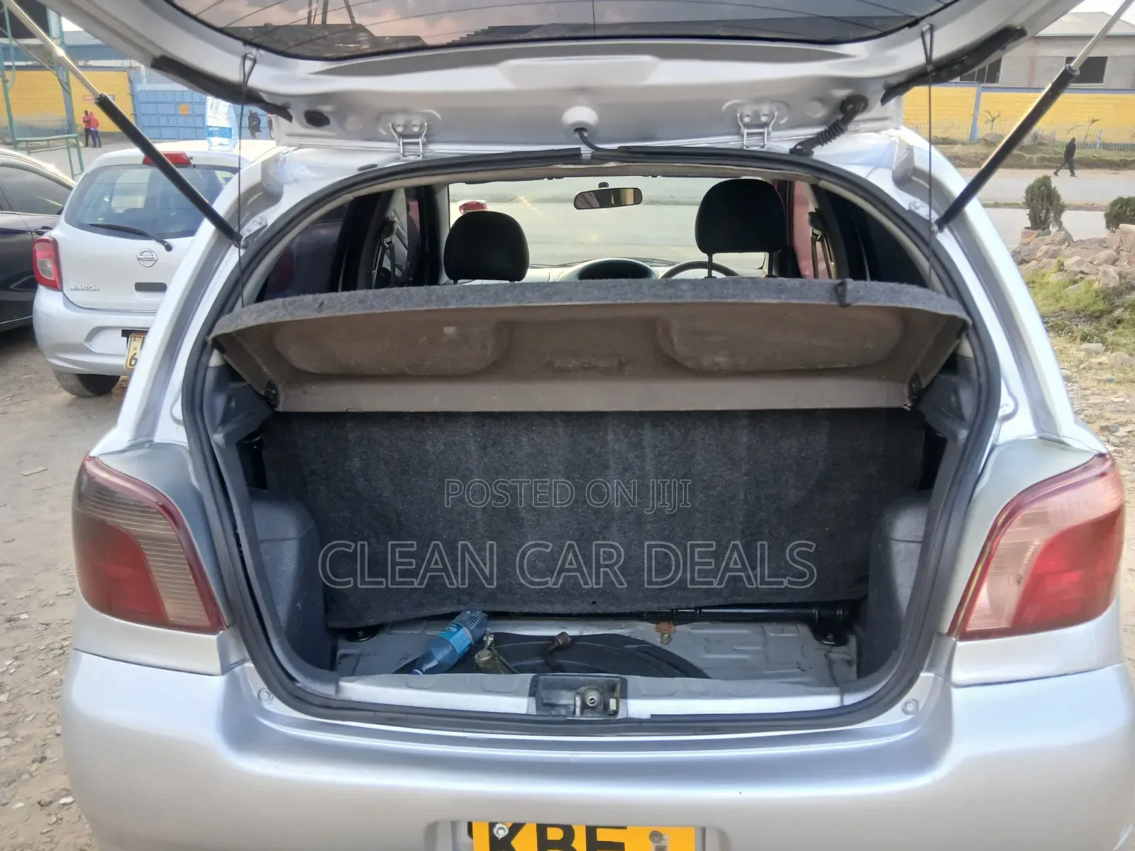 Toyota Vitz 2005 Silver