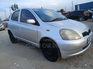 Toyota Vitz 2005 Silver