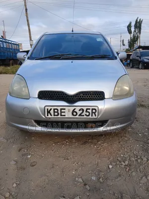Toyota Vitz 2005 Silver