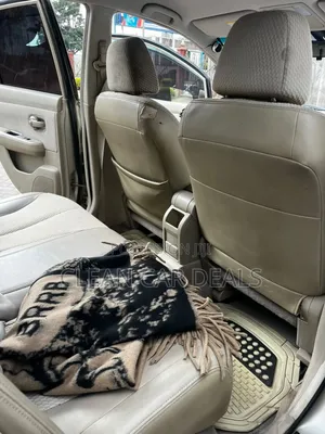 Nissan Tiida 2010