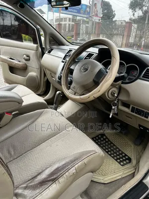 Nissan Tiida 2010