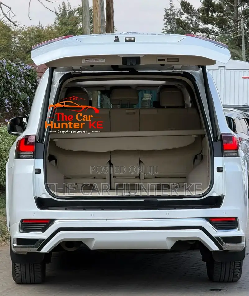Toyota Land Cruiser LC300 2023 Pearl