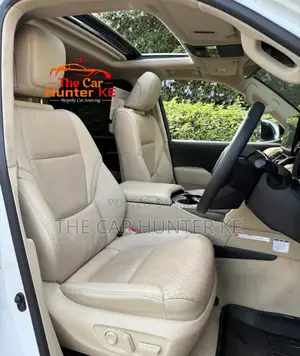 Toyota Land Cruiser LC300 2023 Pearl
