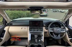 Toyota Land Cruiser LC300 2023 Pearl