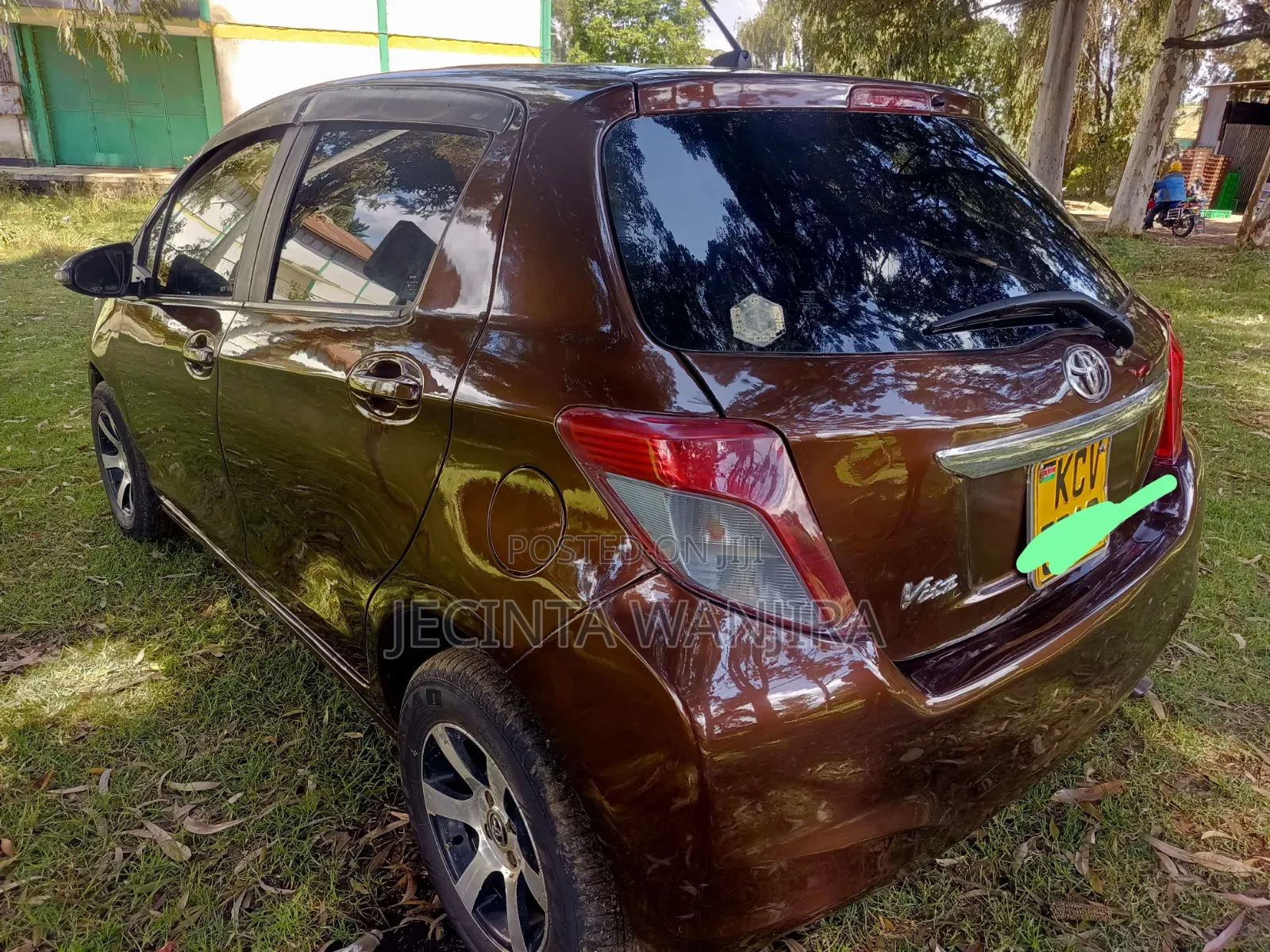 Toyota Vitz 2012 Maroon