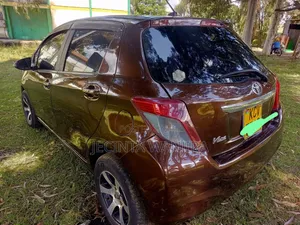 Toyota Vitz 2012 Maroon