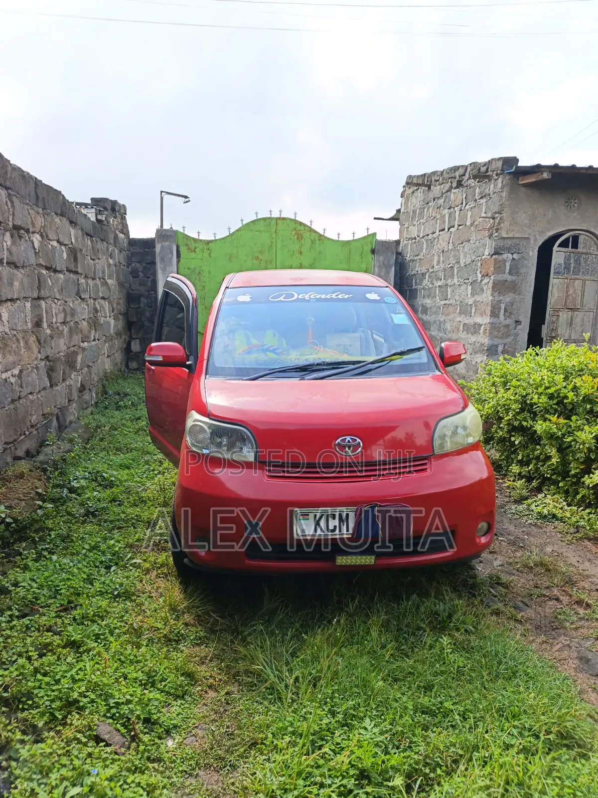 Toyota Porte 2012 Red