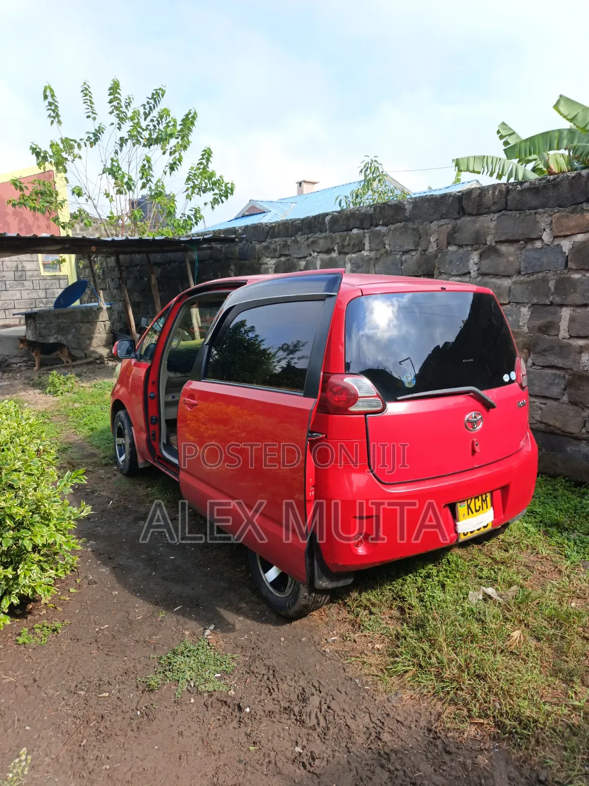 Toyota Porte 2012 Red