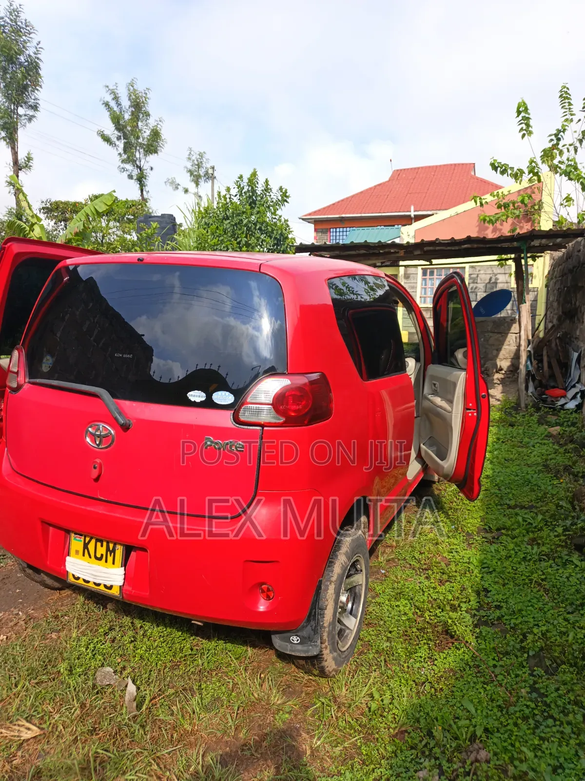 Toyota Porte 2012 Red