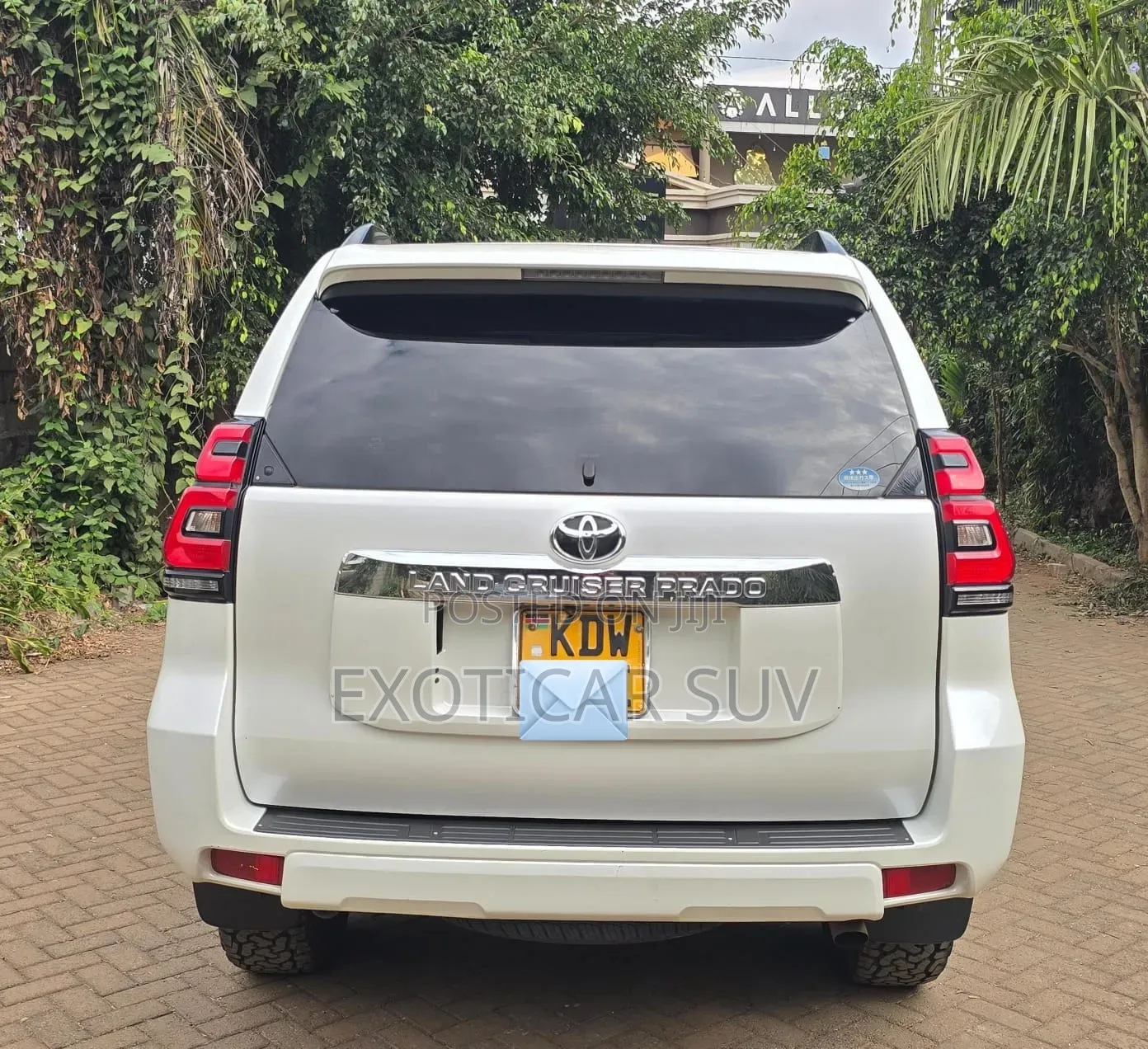 Toyota Land Cruiser Prado 2018 Off white