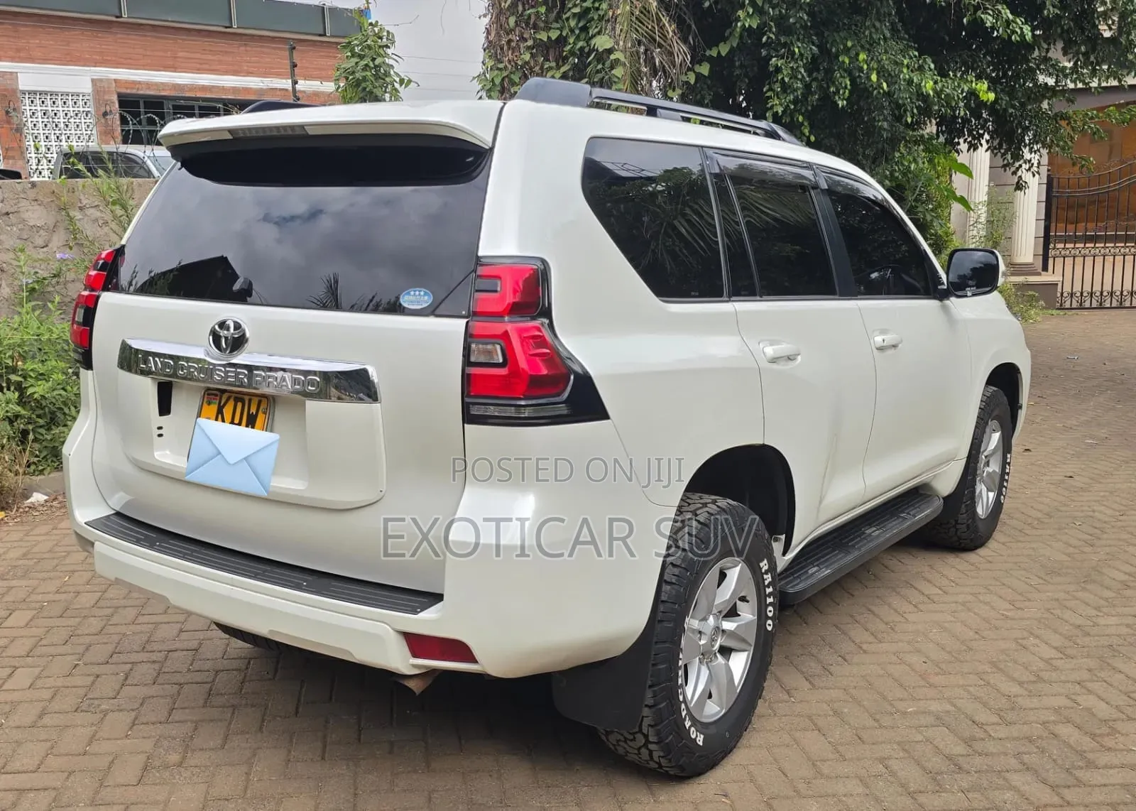 Toyota Land Cruiser Prado 2018 Off white