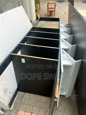 Sneaker Store Fittings