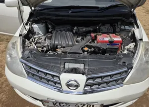 Nissan Tiida 2011 White