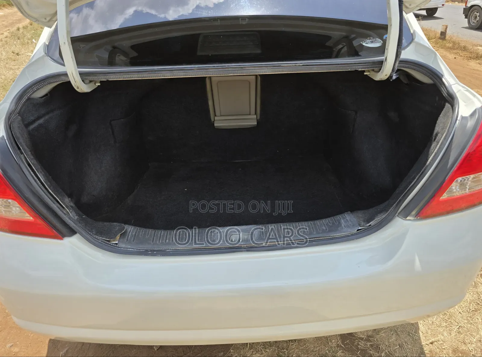 Nissan Tiida 2011 White