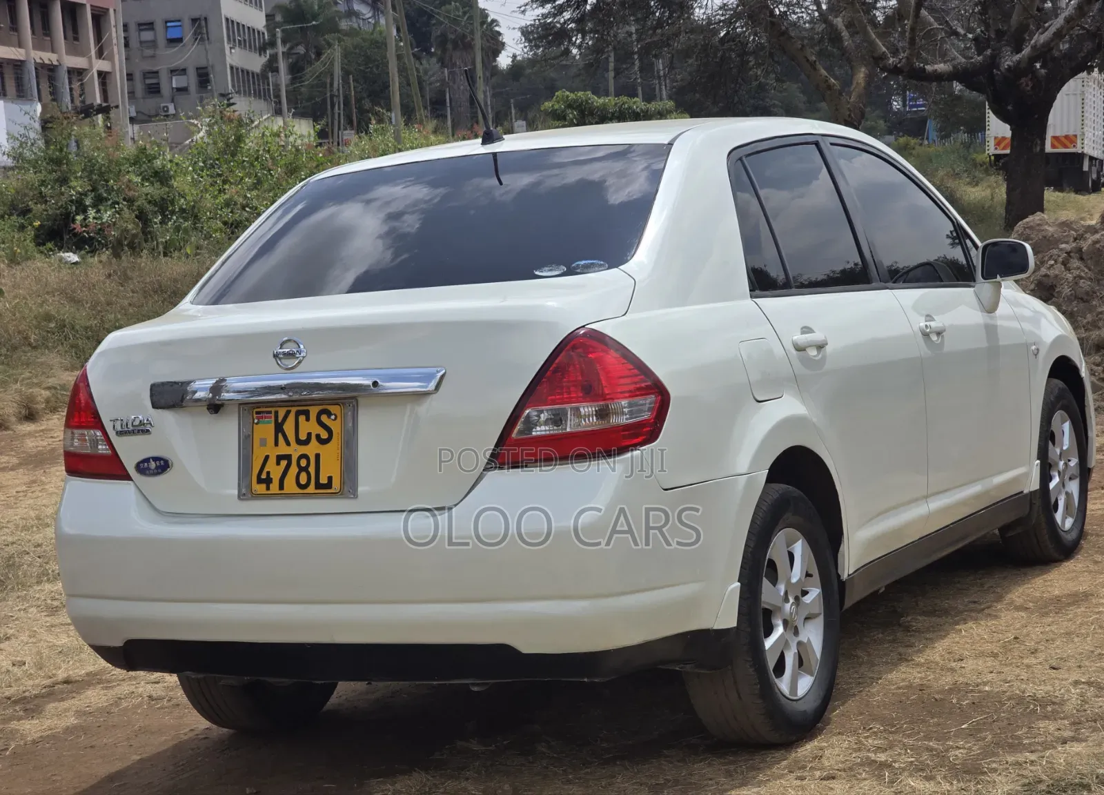 Nissan Tiida 2011 White