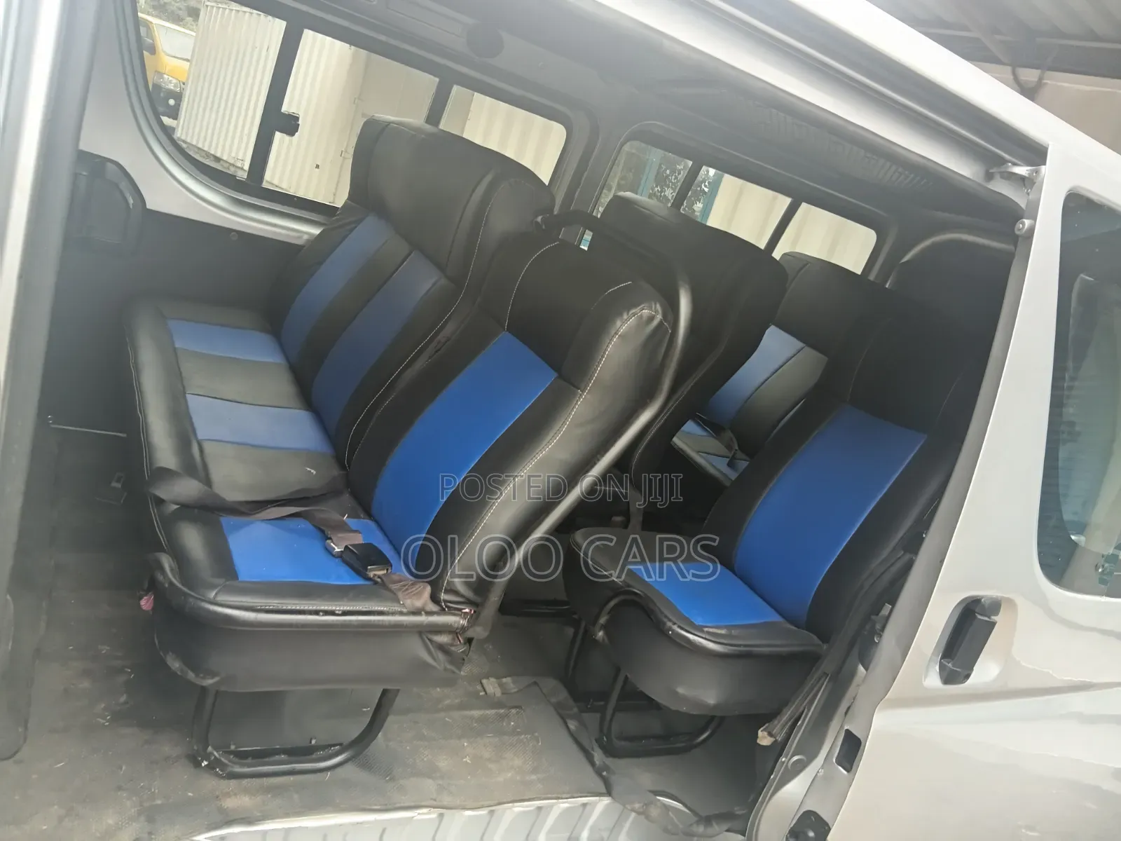 Toyota HiAce 2015 Silver