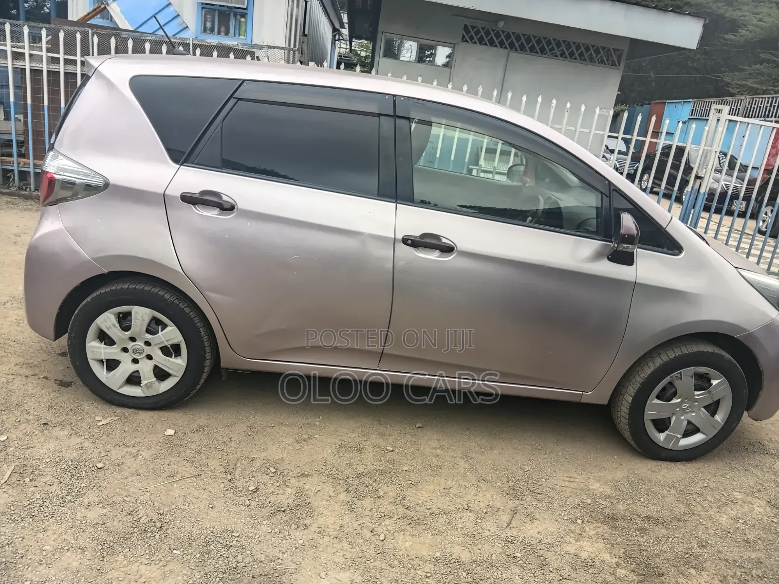 Toyota Ractis 2013 Burgundy