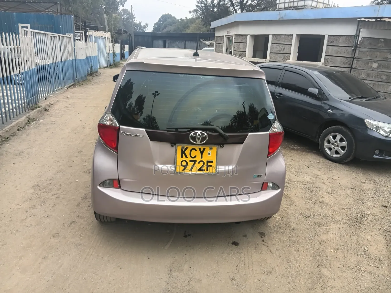 Toyota Ractis 2013 Burgundy