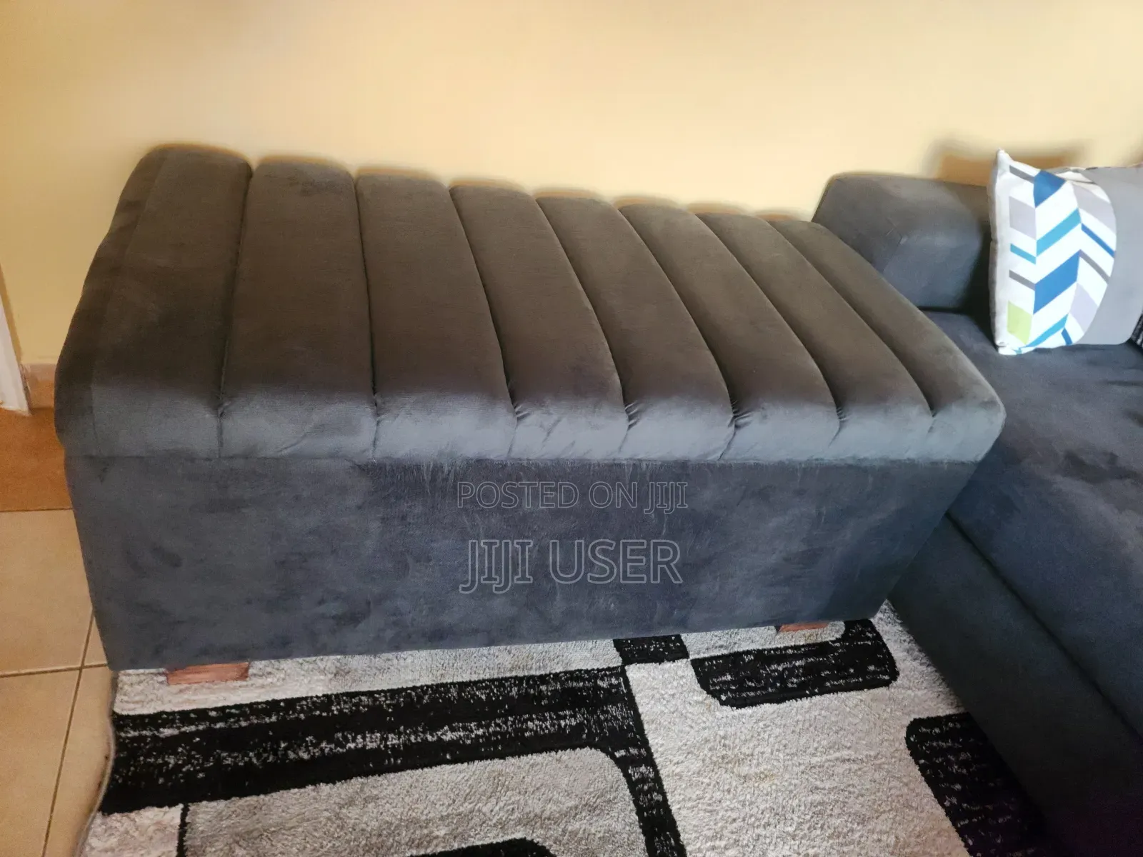 Ottoman Pouf/Seat
