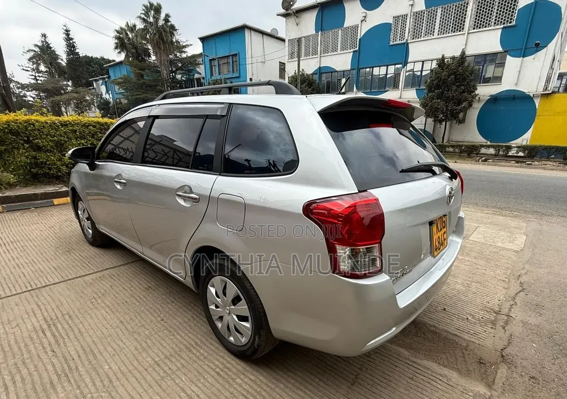 Toyota Corolla Fielder 2014 Silver