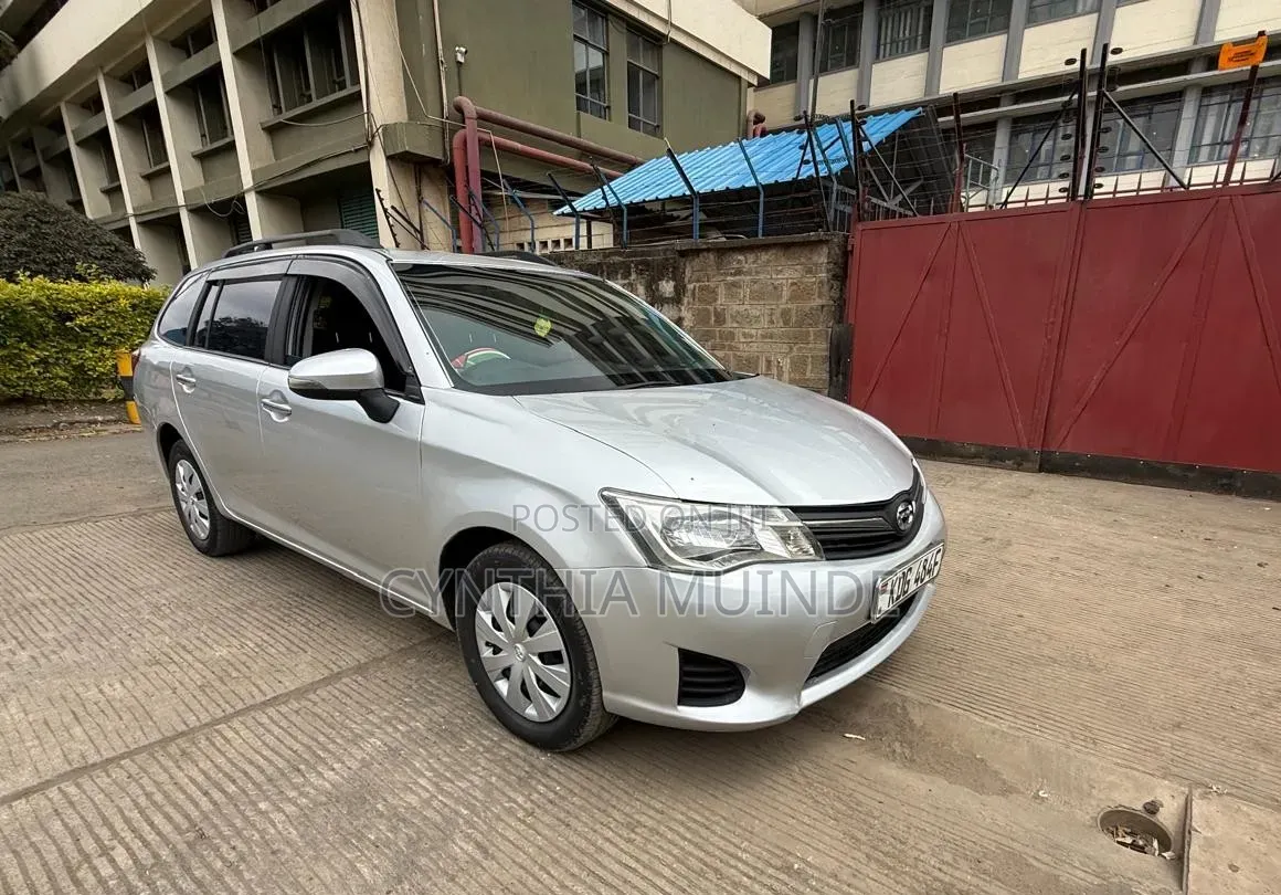 Toyota Corolla Fielder 2014 Silver