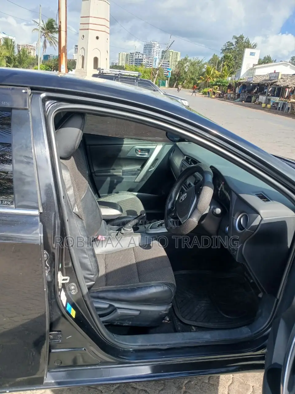 Toyota Auris 2014 Black