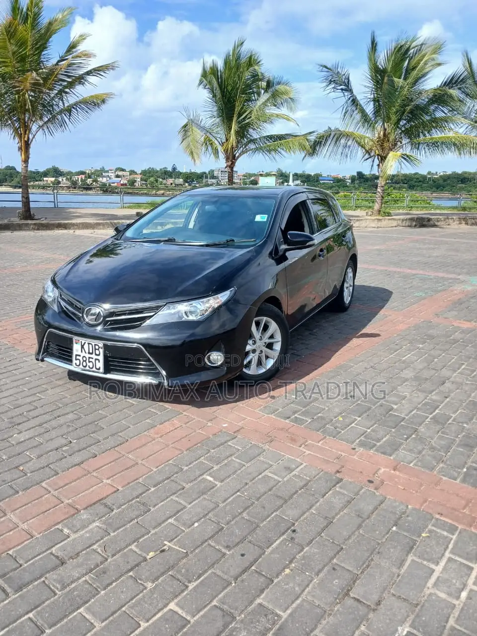 Toyota Auris 2014 Black