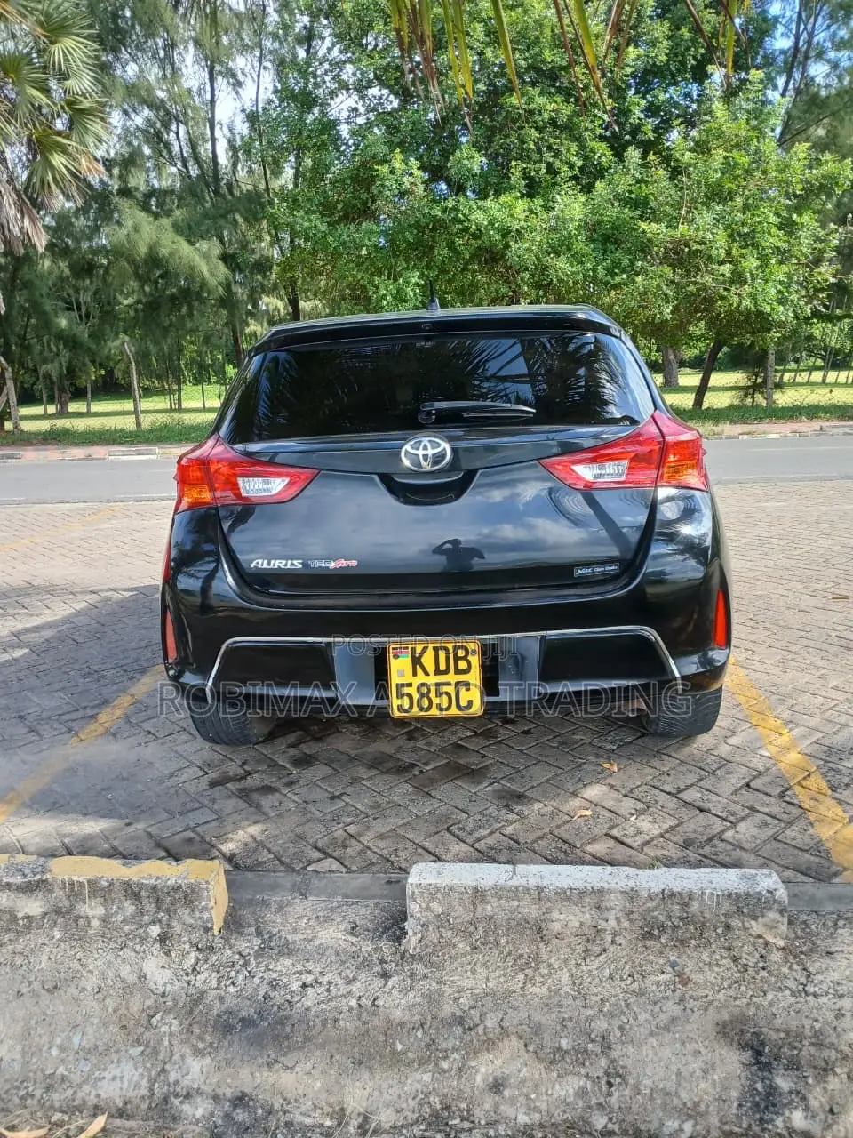 Toyota Auris 2014 Black