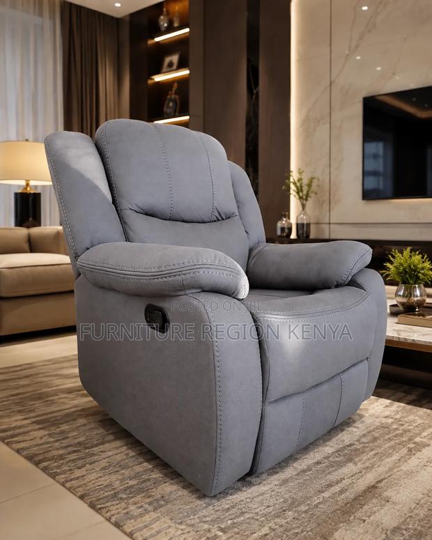 Single-Seater Recliner Gray Sofa