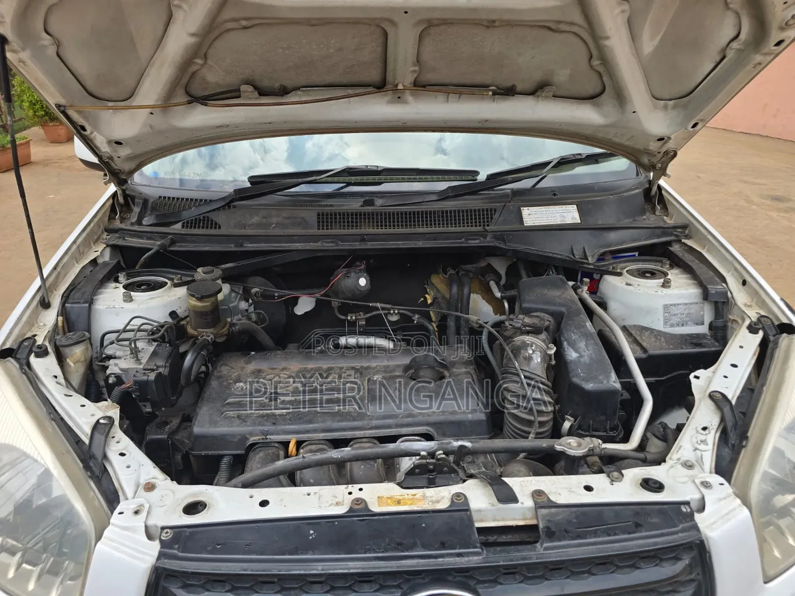 Toyota RAV4 2001 White
