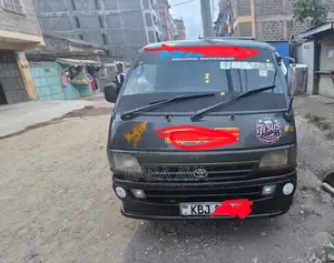 Toyota HiAce 2002 Grey