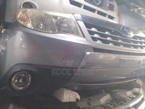 Subaru Forester Sh5 Xenon Nosecut