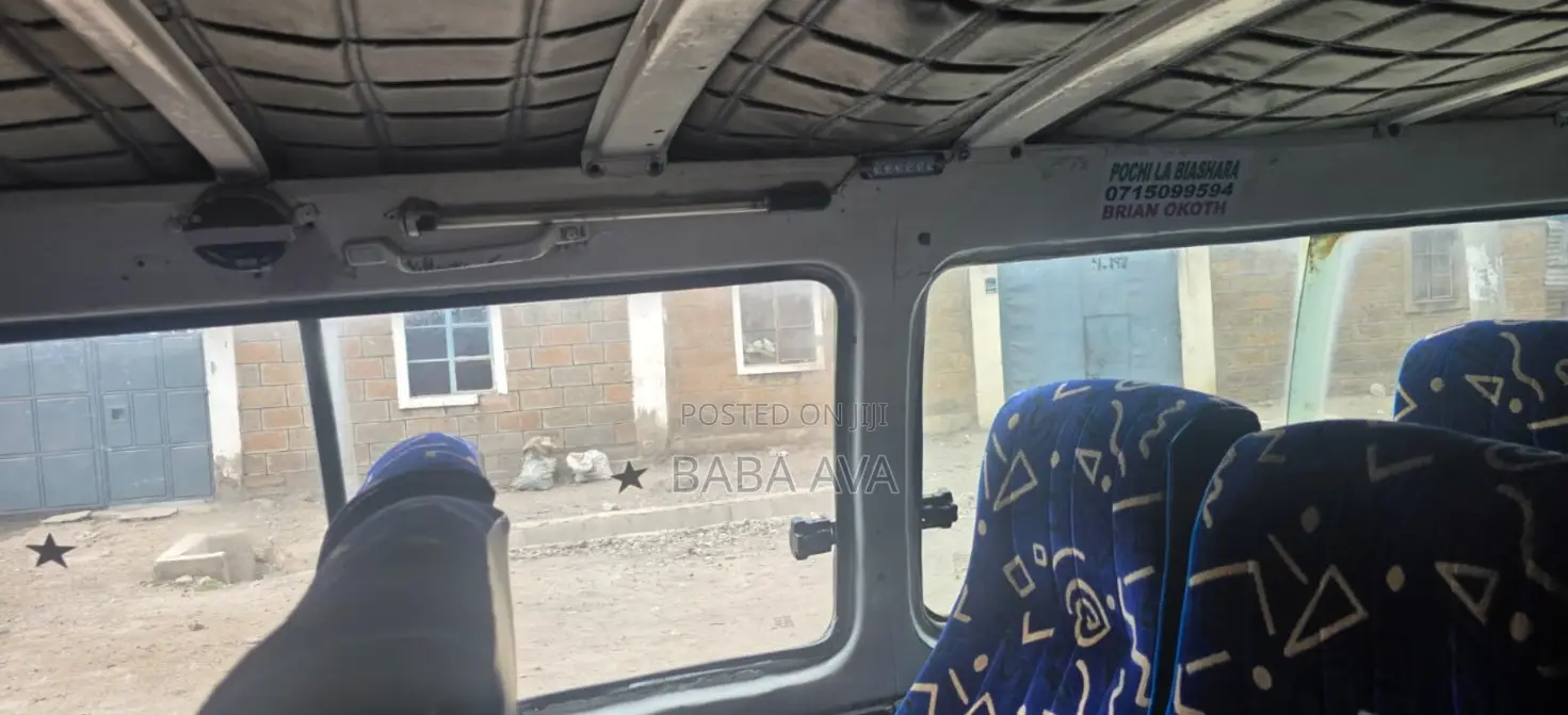Toyota HiAce 2002 Grey