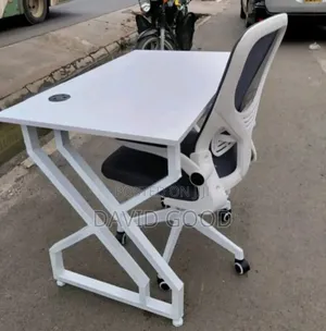 Engnomic Office Chair and Office Table