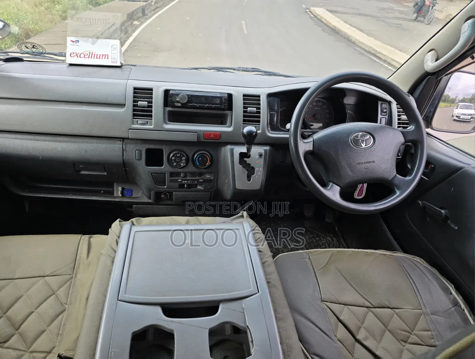 Toyota HiAce 2007 White