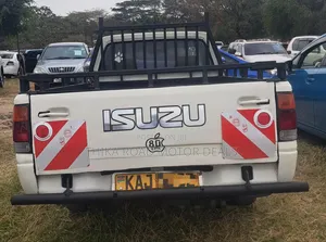 Isuzu Tougher 1998 White