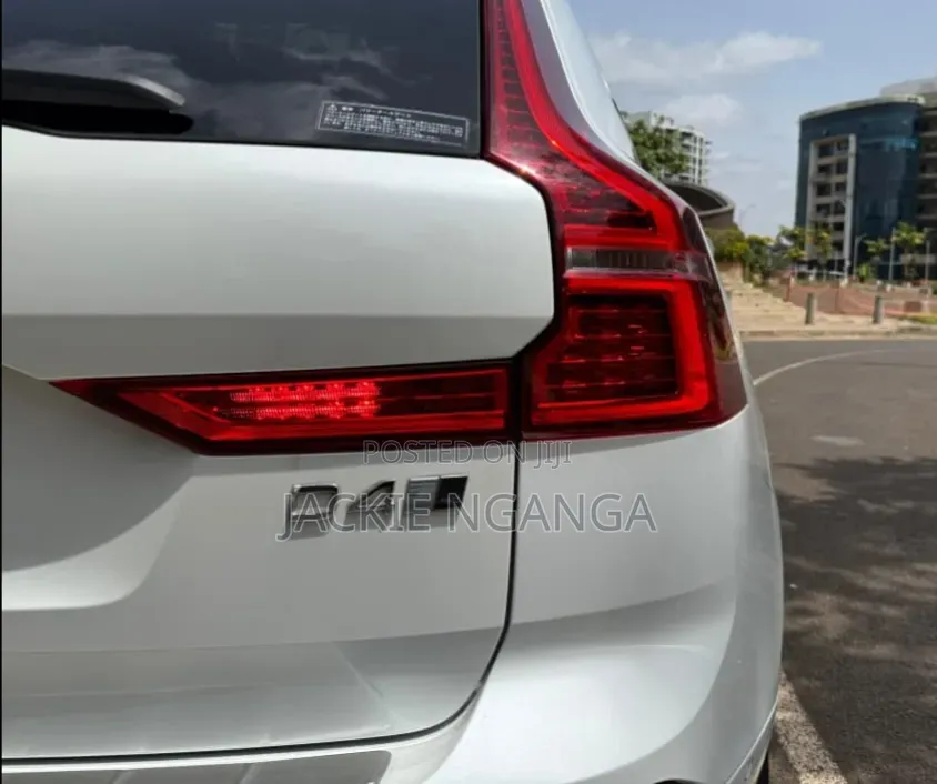 Volvo XC60 2018 White