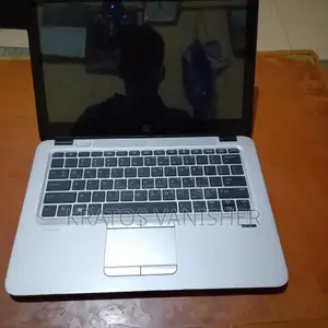 Laptop HP 14-dq1088wm 8GB Intel Core i7 SSD 256GB