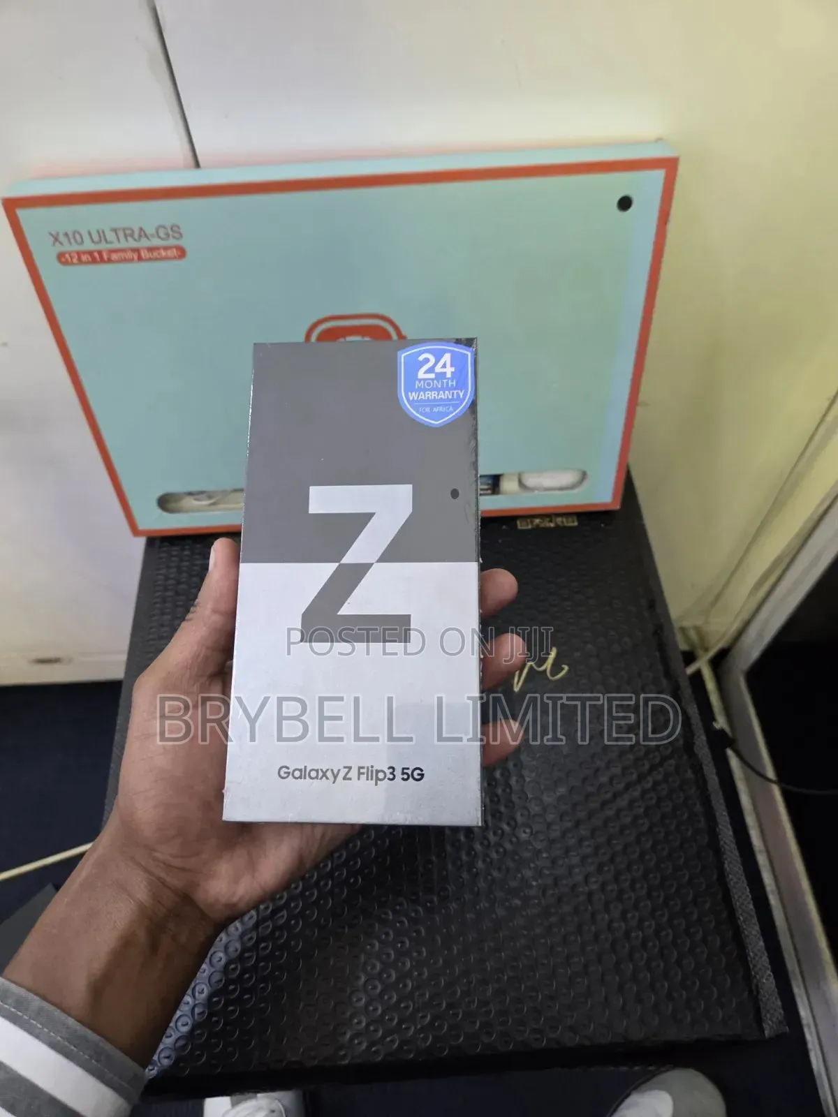 New Samsung Galaxy Z Flip3 5G 256 GB Black