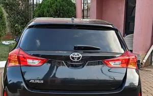 Toyota Auris 2013 Black