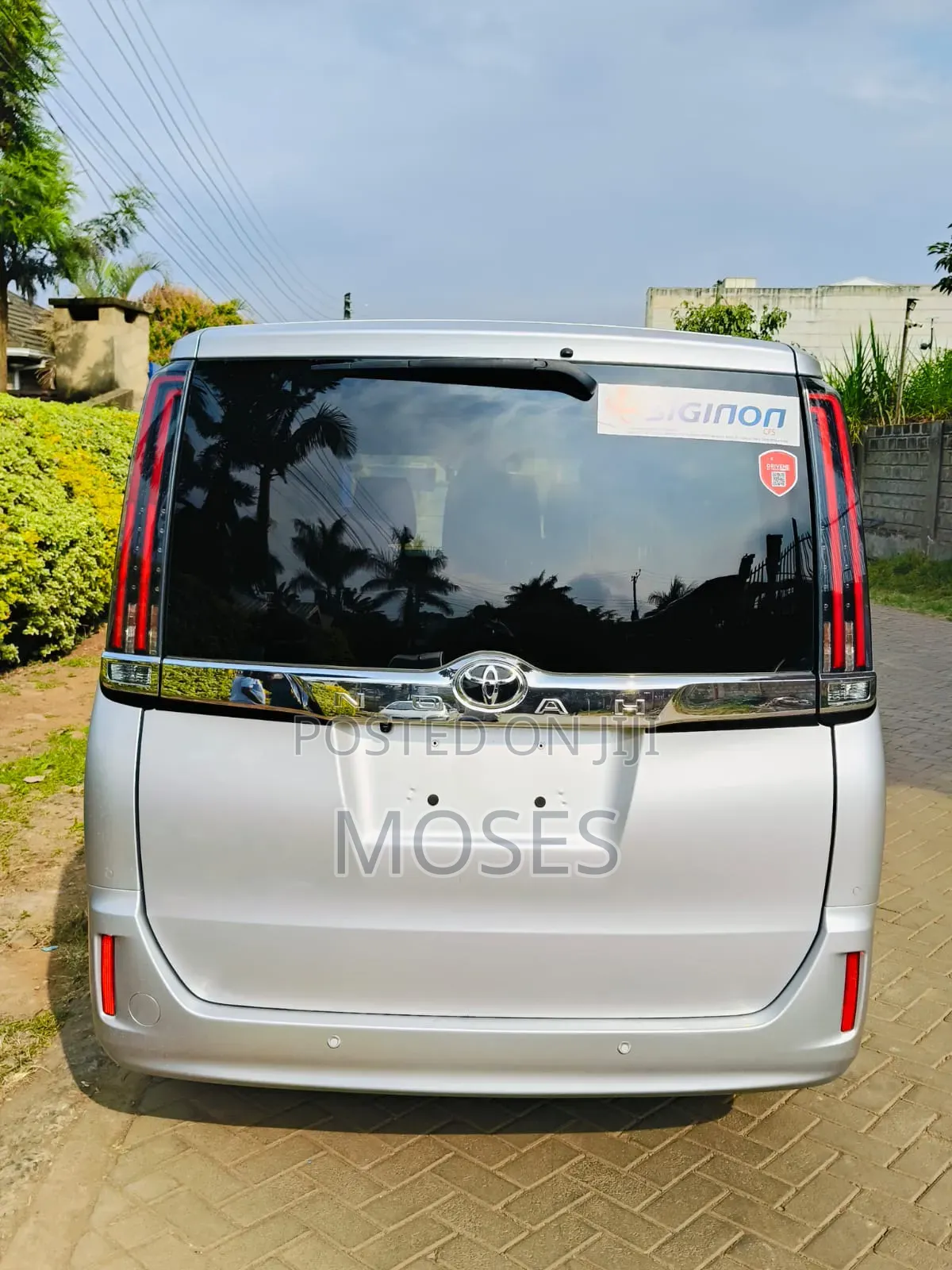 Toyota Noah 2019 Silver