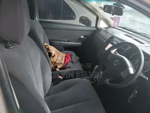 Nissan Tiida 2011 Silver