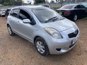 Toyota Vitz 2008 Silver