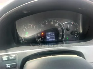 Toyota Vitz 2008 Silver