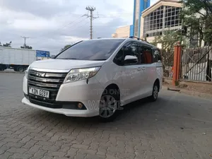 Toyota Noah 2017 White