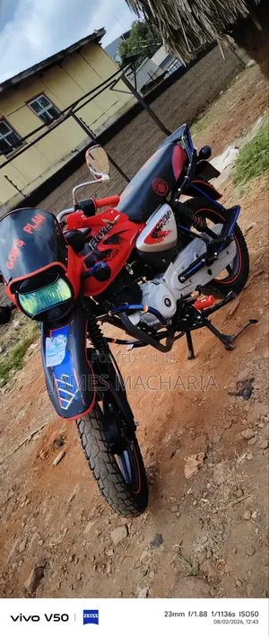 Bajaj Boxer 150 UG 2025 Red