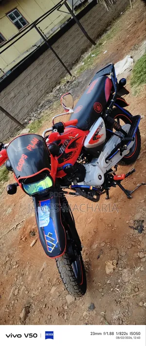 Bajaj Boxer 150 UG 2025 Red